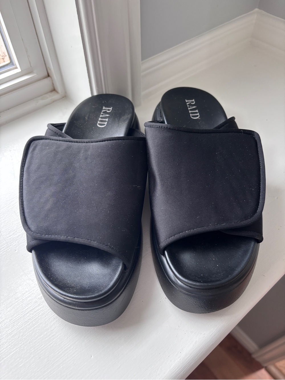 RAID Black Platform Slide Sandals